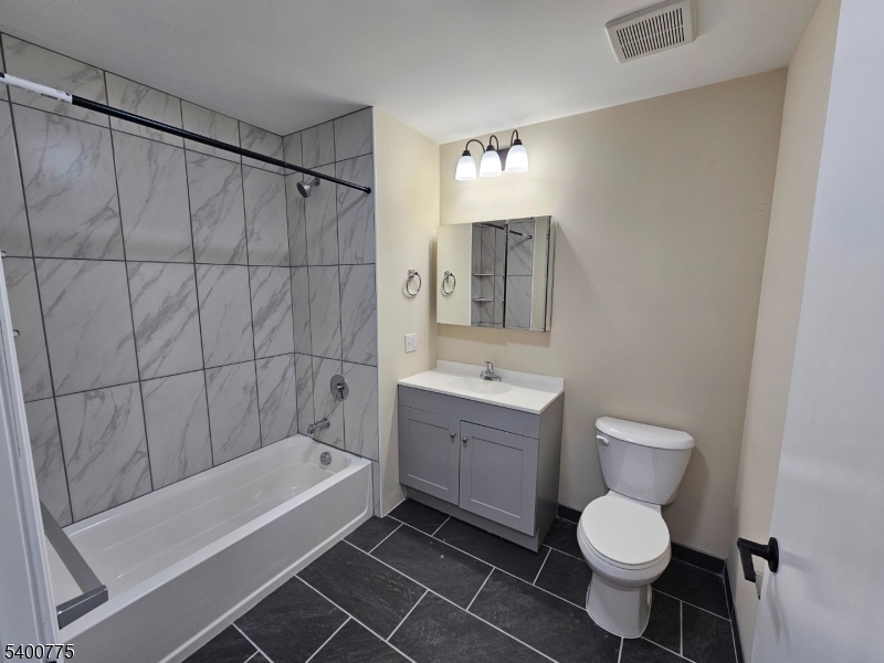 Passaic City, NJ 07055,158 6Th St