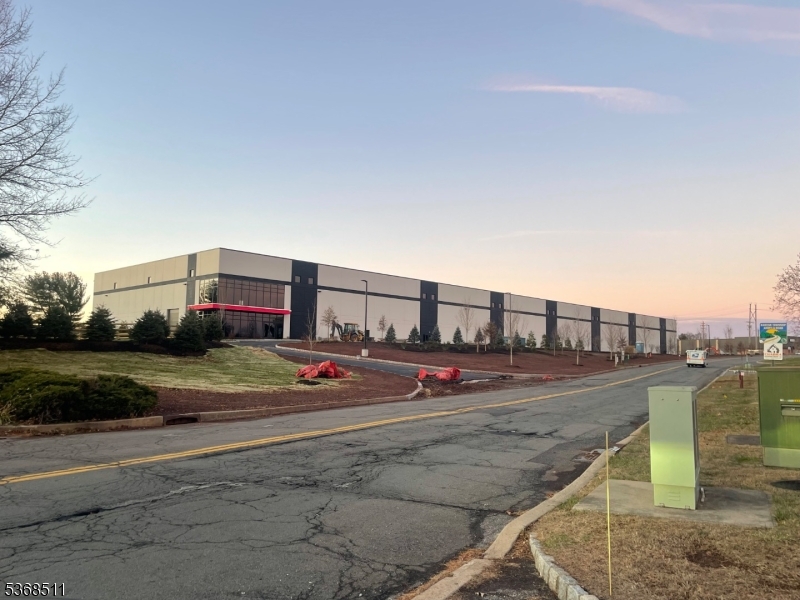 11 Royal Rd, Raritan Twp., NJ 08822