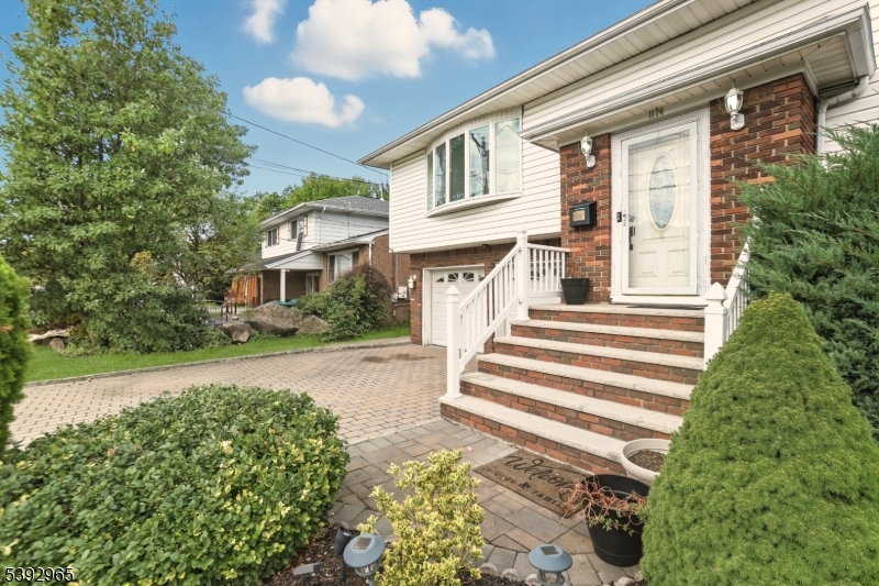 Linden City, NJ 07036,1174 Debra Dr