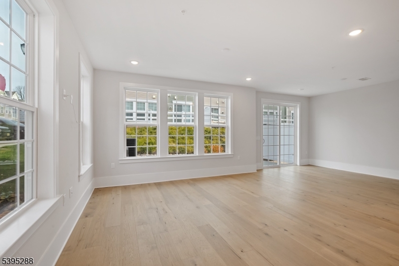 Warren Twp., NJ 07059,102 Iris Ct