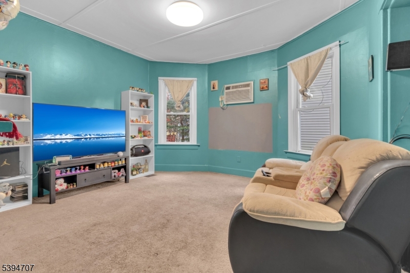 Dover Town, NJ 07801,12 Lincoln Ave