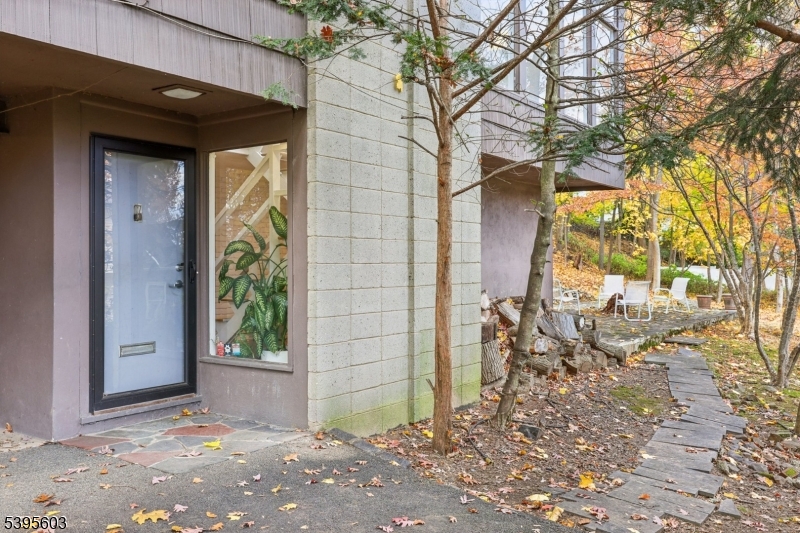 West Orange Twp., NJ 07052,45 Greenwood Ave