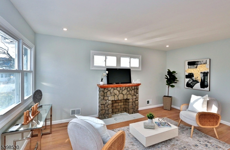 Irvington Twp., NJ 07111,39 Grant Place