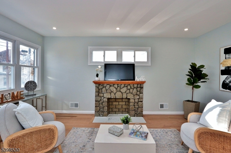 Irvington Twp., NJ 07111,39 Grant Place