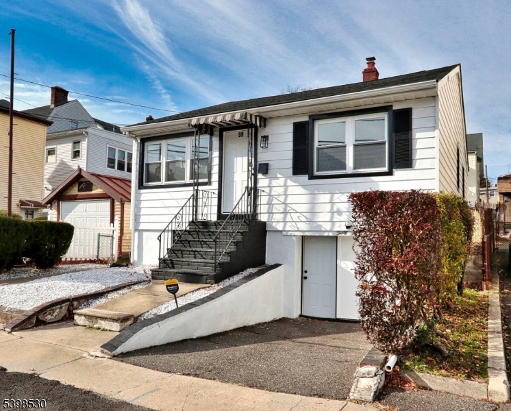 Irvington Twp., NJ 07111,39 Grant Place