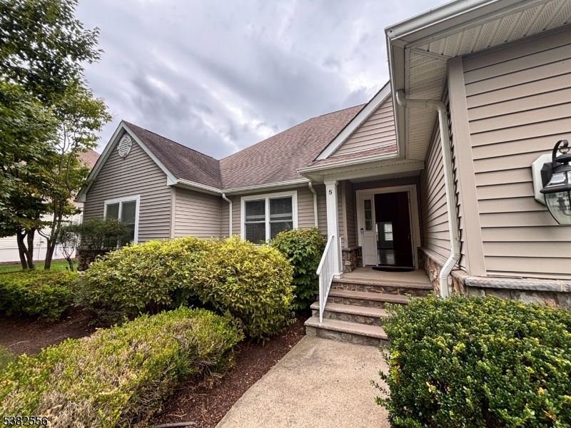 Hardyston Twp., NJ 07419,5 Little Tarn Ct