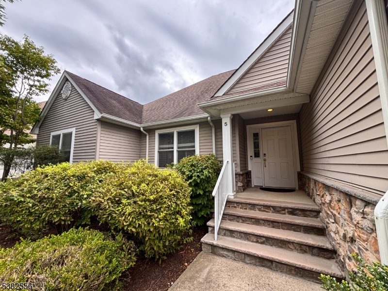 Hardyston Twp., NJ 07419,5 Little Tarn Ct