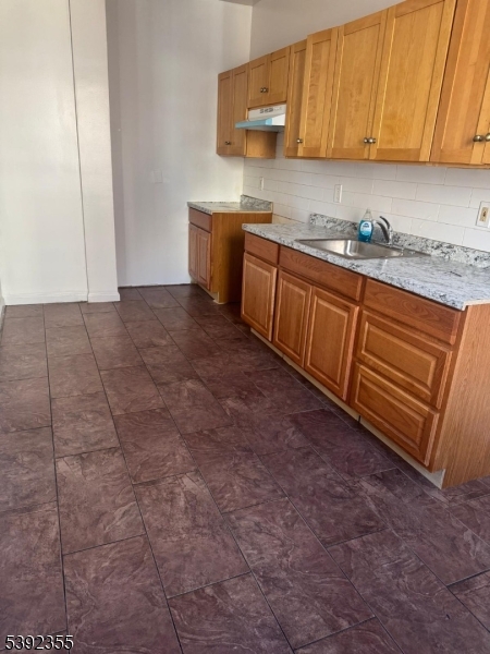 Newark City, NJ 07108,741 Clinton Ave #C7