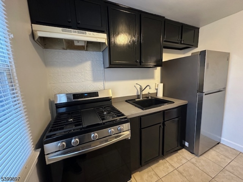 Roselle Boro, NJ 07203,17A Carolyn #A