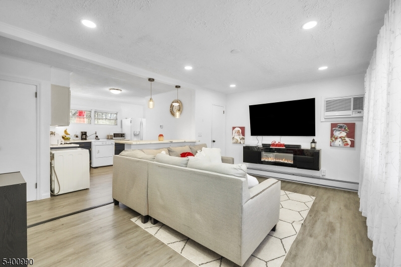 West Orange Twp., NJ 07052,41 Hunterdon Rd