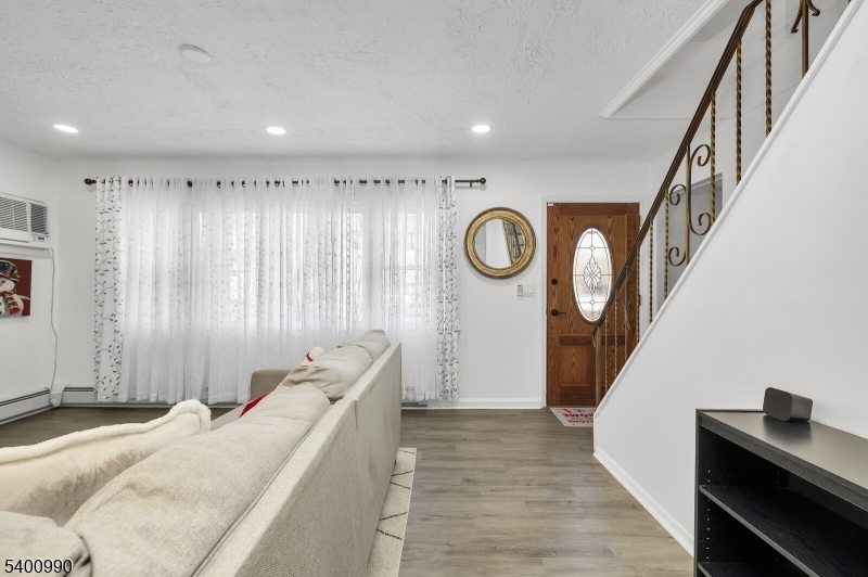 West Orange Twp., NJ 07052,41 Hunterdon Rd