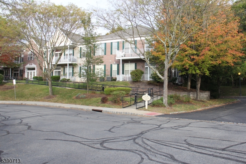 Wayne Twp., NJ 07470,705 Four Seasons Dr