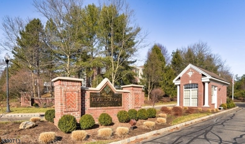 705 Four Seasons Dr, Wayne Twp., NJ 07470
