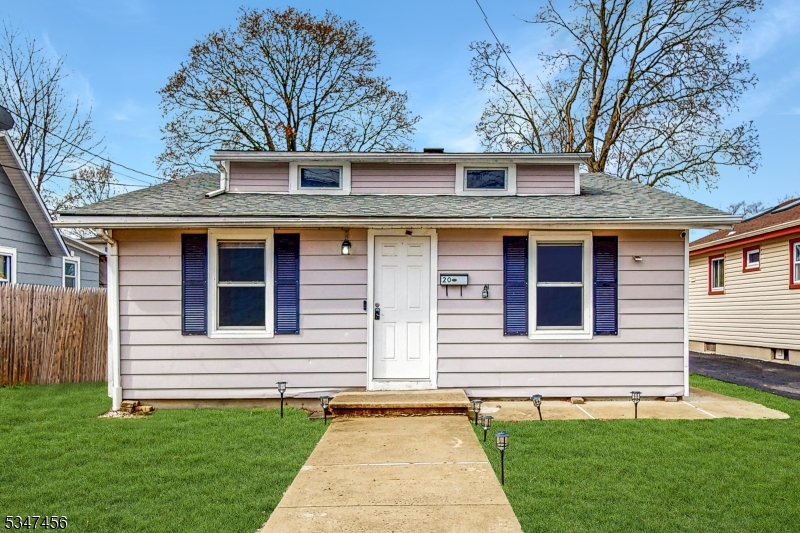 20 S 8Th Ave, Manville Boro, NJ 08835