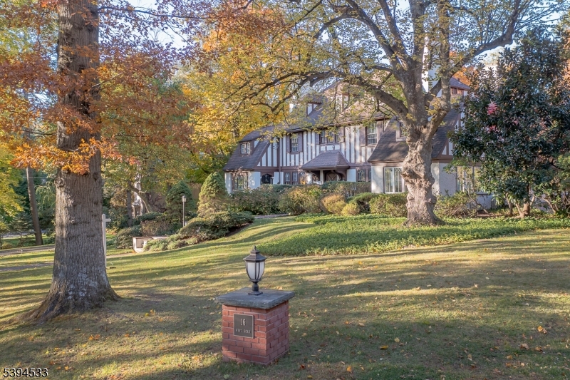 Millburn Twp., NJ 07078,16 West Road