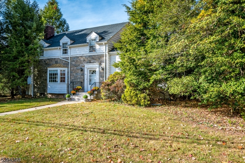 Metuchen Boro, NJ 08840,47 Clive St