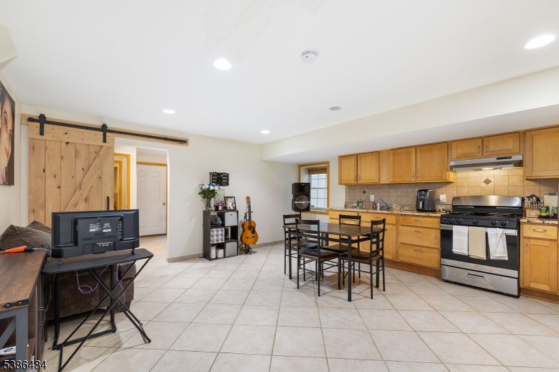 Elizabeth City, NJ 07202,328 High St