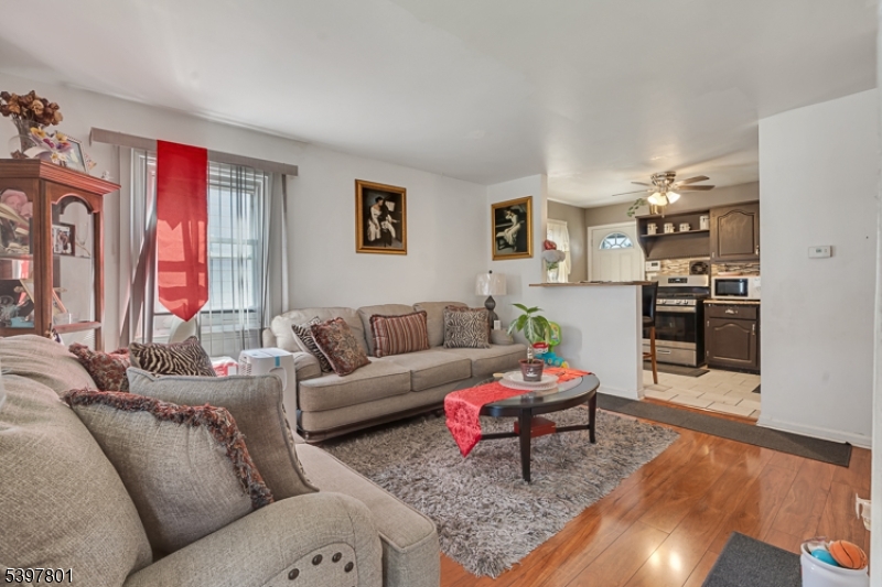 Linden City, NJ 07036,807 Carnegie St