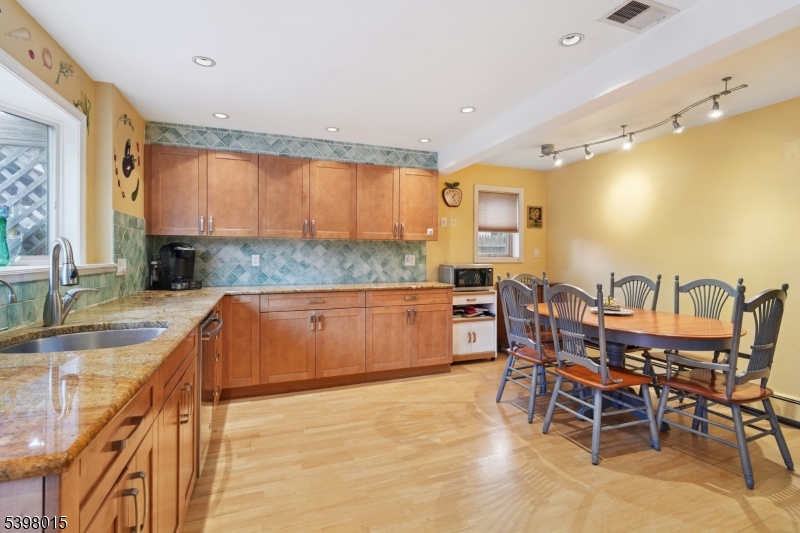 Springfield Twp., NJ 07081,17 Evergreen Ave