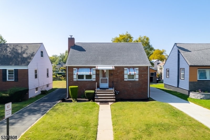 807 Carnegie St, Linden City, NJ 07036