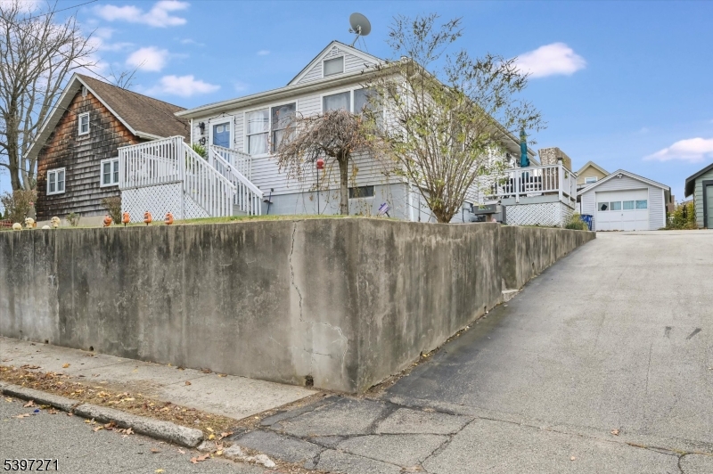 Bloomingdale Boro, NJ 07403,19 Pearl St