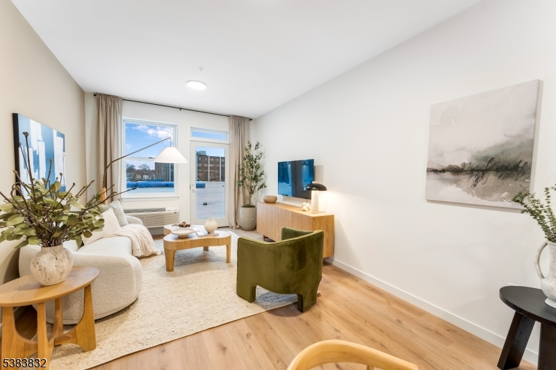 East Orange City, NJ 07018,431 Dr Mlk Jr Blvd #626