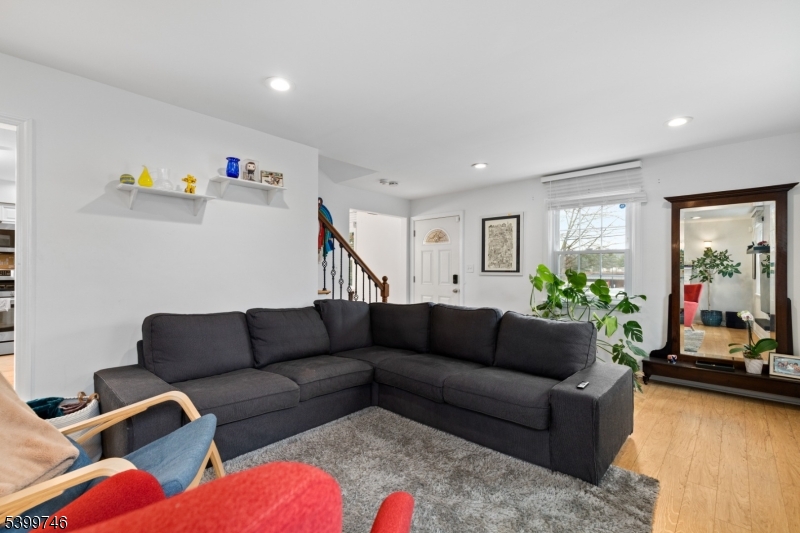 Livingston Twp., NJ 07039,480 S Livingston Ave