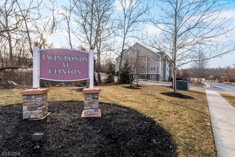 10 Park Drive #10, Clinton Town, NJ 08809