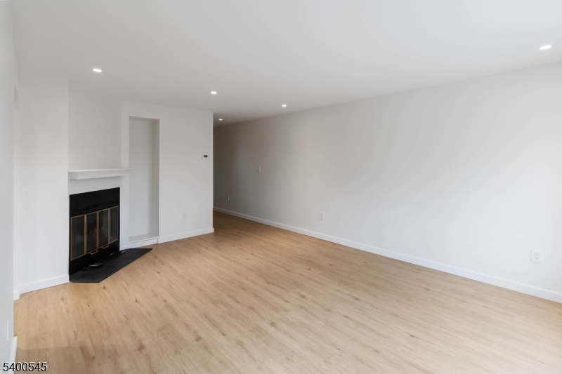 Chatham Twp., NJ 07928,22C Heritage Dr #C