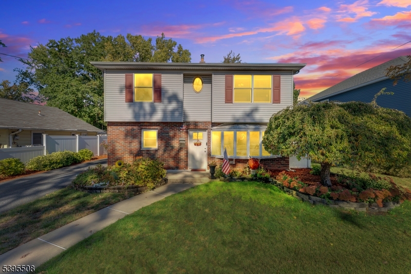 62 Grove Ave, Rochelle Park Twp., NJ 07662