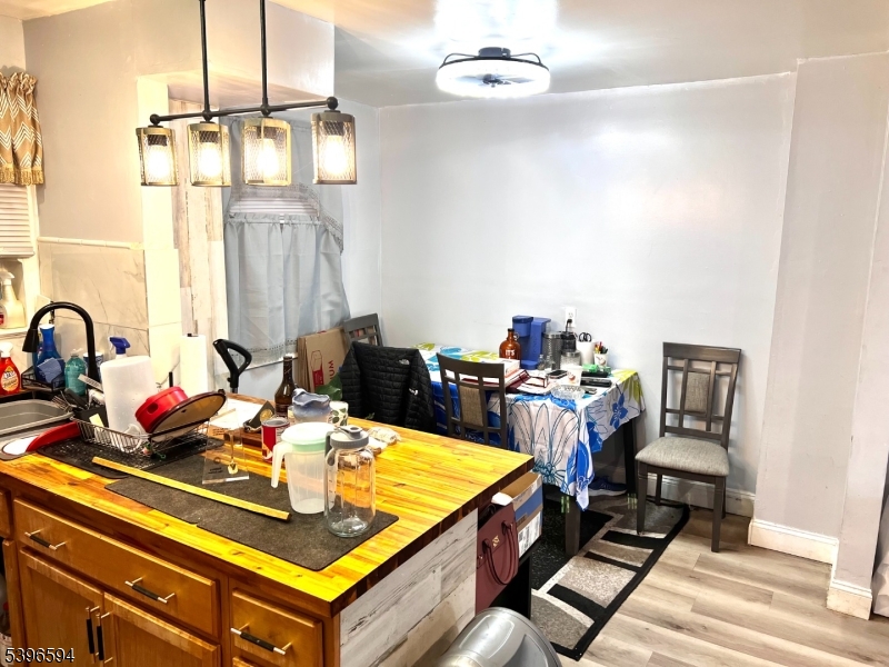 East Orange City, NJ 07017,27 Melmore Gdns