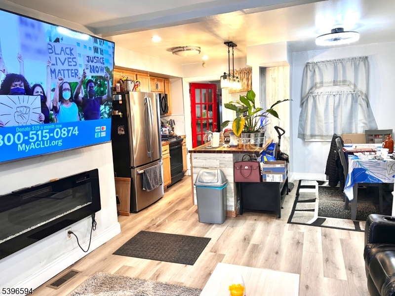 East Orange City, NJ 07017,27 Melmore Gdns