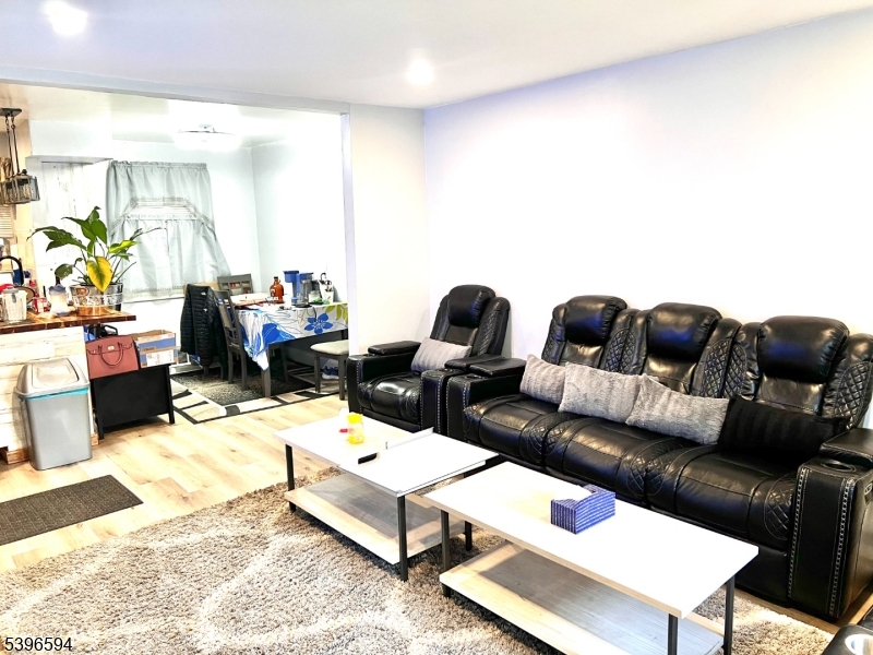 East Orange City, NJ 07017,27 Melmore Gdns