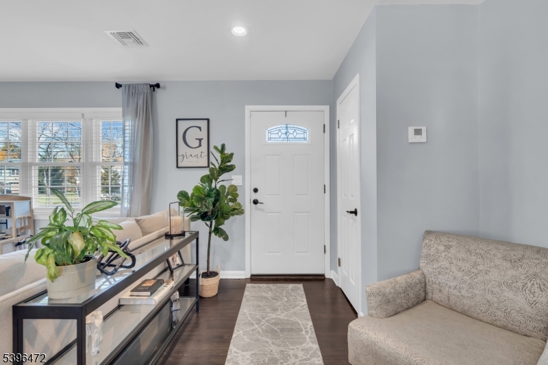 Piscataway Twp., NJ 08854,15 Maplehurst Ln