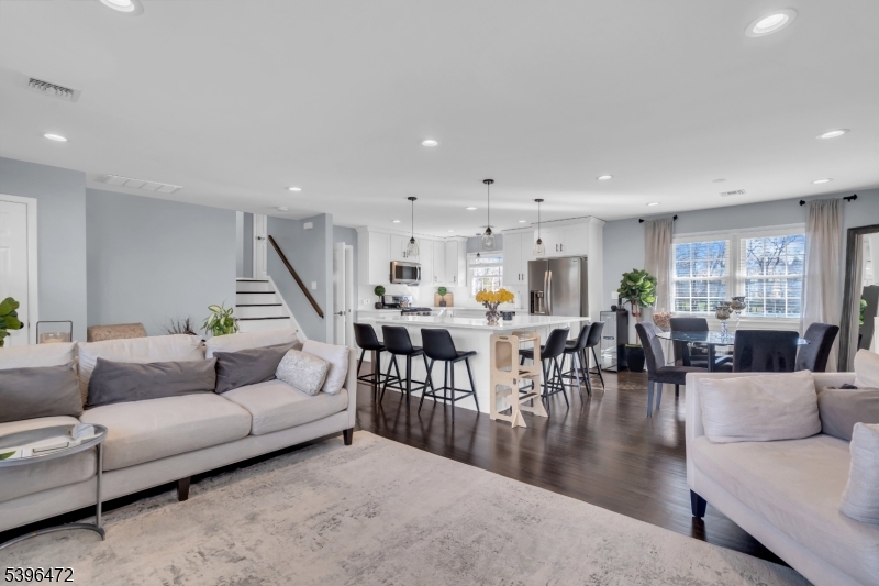 Piscataway Twp., NJ 08854,15 Maplehurst Ln