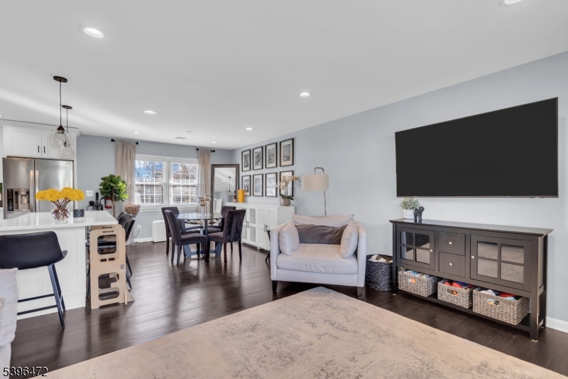 Piscataway Twp., NJ 08854,15 Maplehurst Ln