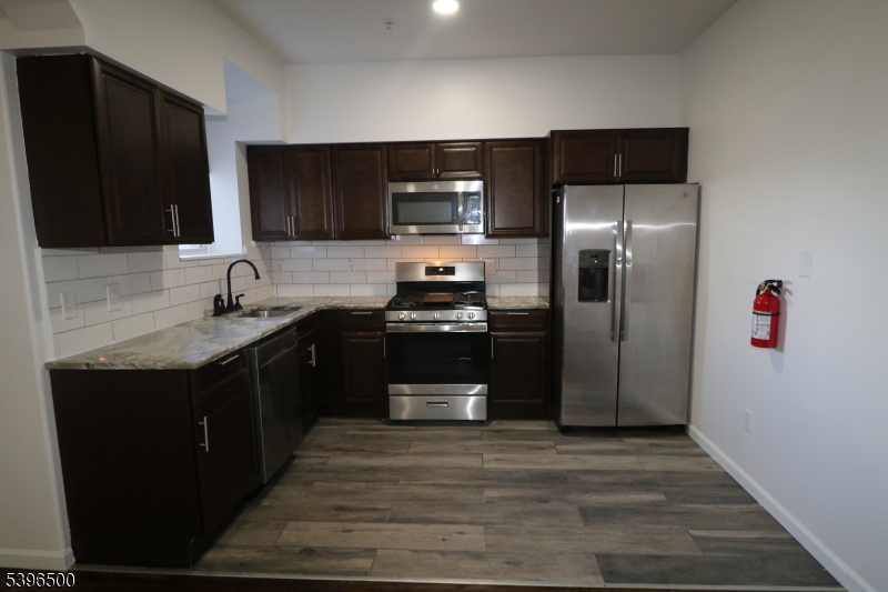 Newark City, NJ 07104,14 Gouverneur St #7