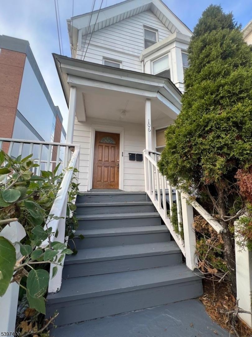 106 Orange St, Bloomfield Twp., NJ 07003