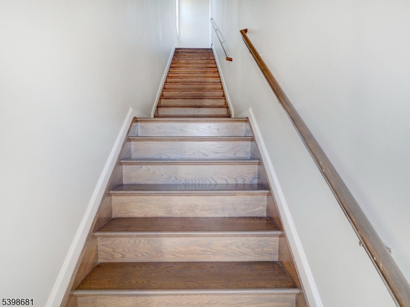 Elizabeth City, NJ 07201,521-523 Walnut St #2