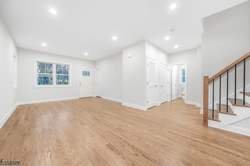 Boonton Town, NJ 07005,18 Birdie Ln