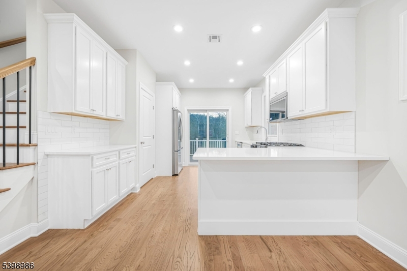 Boonton Town, NJ 07005,18 Birdie Ln