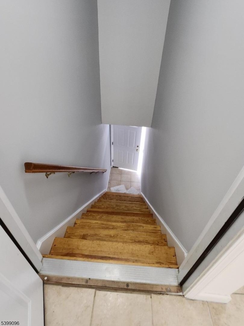 Paterson City, NJ 07522,83 Wayne Ave