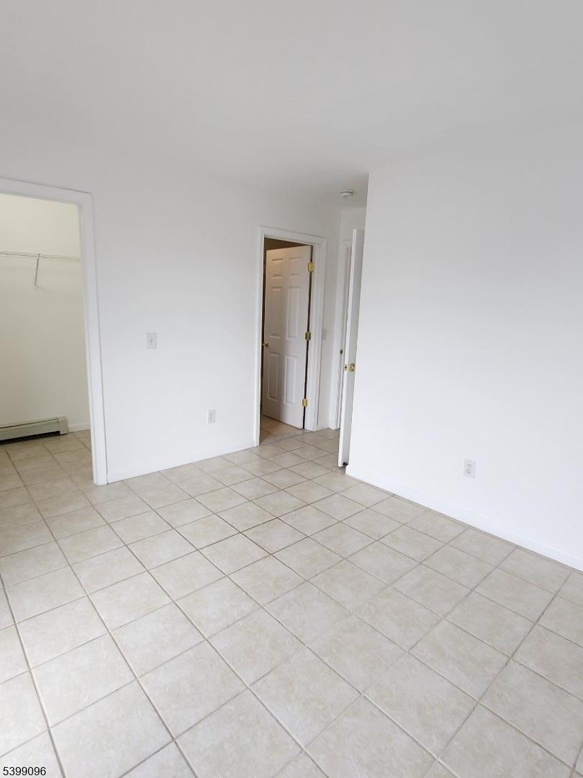 Paterson City, NJ 07522,83 Wayne Ave