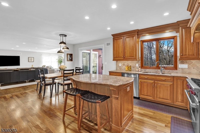 Randolph Twp., NJ 07869,17 Knollwood Ter