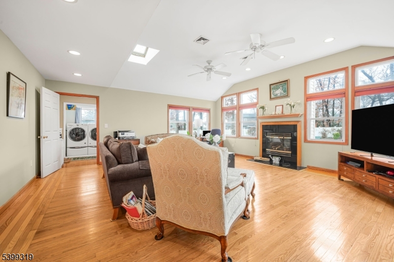 Wayne Twp., NJ 07470,9 Allison Ct