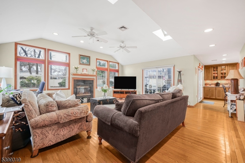 Wayne Twp., NJ 07470,9 Allison Ct