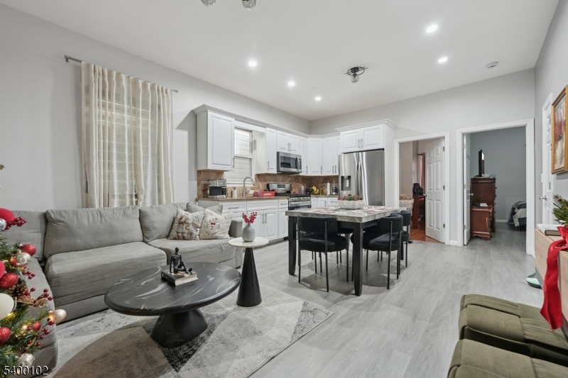 Union City, NJ 07087,717 16Th St