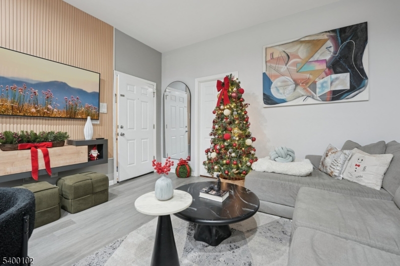 Union City, NJ 07087,717 16Th St