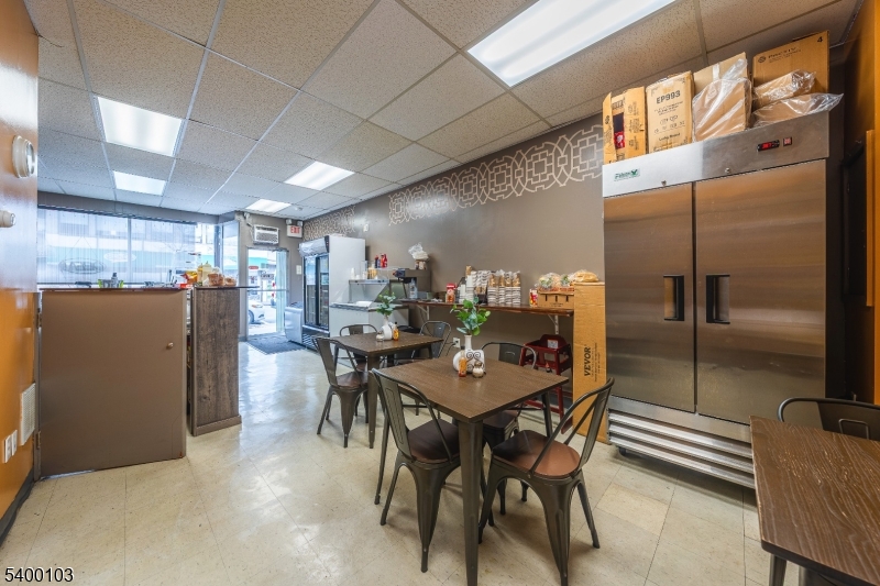 Plainfield City, NJ 07060,18 Watchung Ave