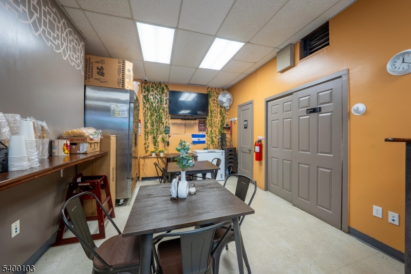 Plainfield City, NJ 07060,18 Watchung Ave